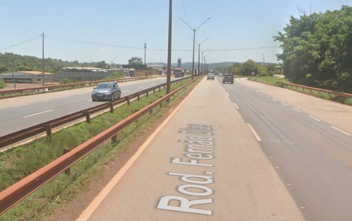 Carreta Em L Interdita Rodovia Fern O Dias Em S O Joaquim De Bicas