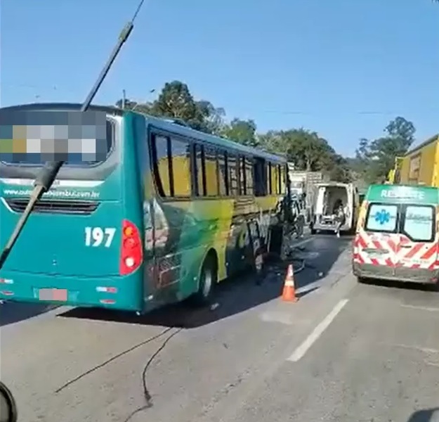 Ônibus Carreta