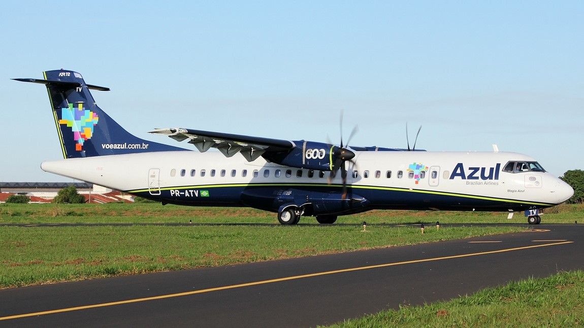 avião da azul