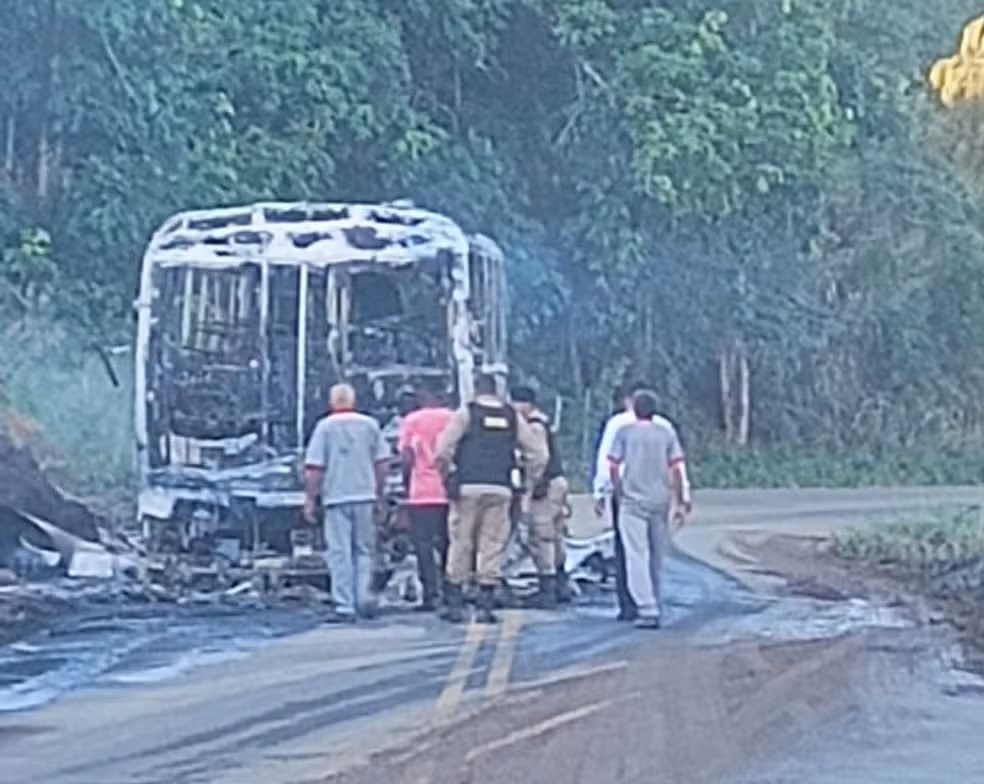 ônibus fogo mg-285