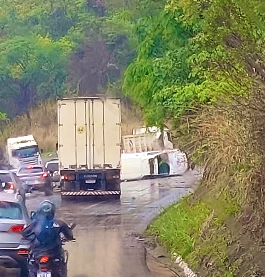 acidente envolvendo ambulância