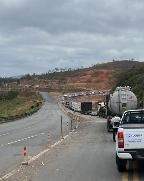 obras no trevo de acesso