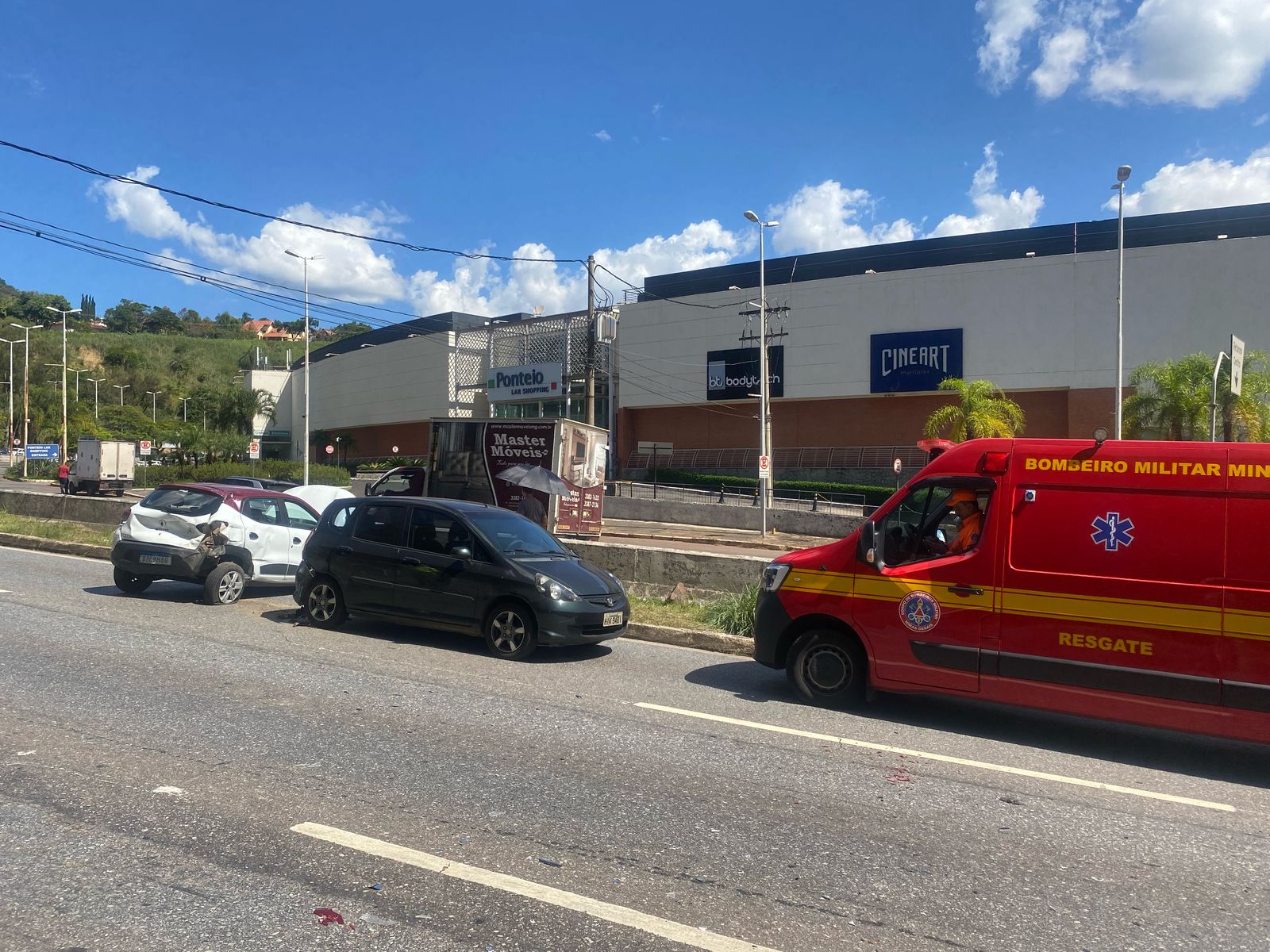 acidente na Rua Nossa Senhora do Carmo