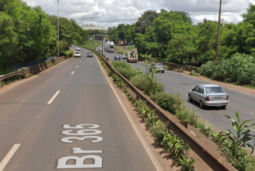 Trecho da BR-365 em Uberlândia