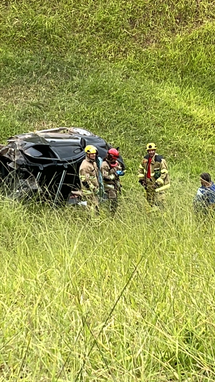 capotamento de carro Santana do Paraíso