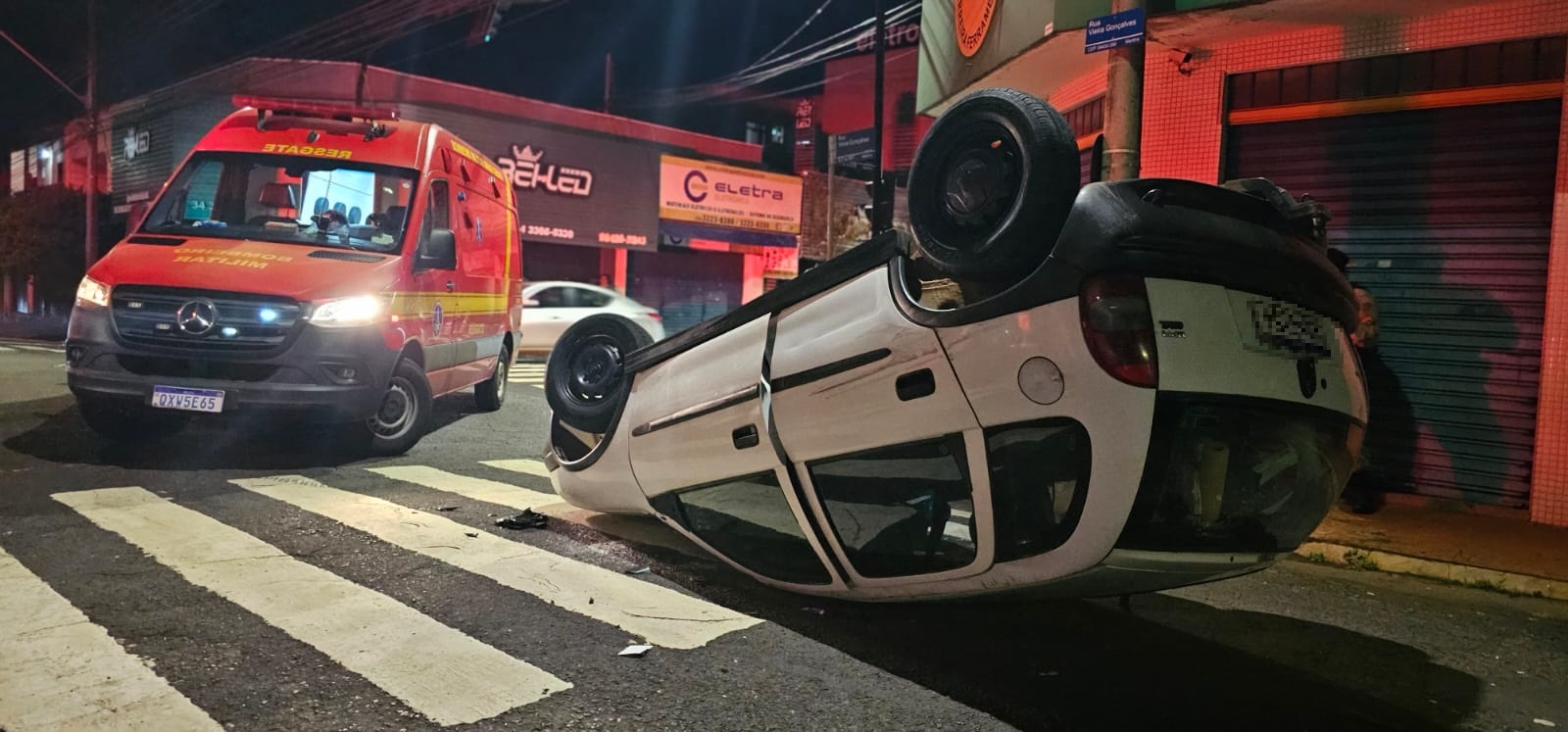 colisão entre 2 veículos