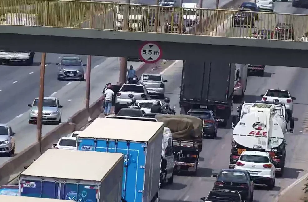 NOVO ANEL Sinistro de trânsito no trecho entre as avenidas