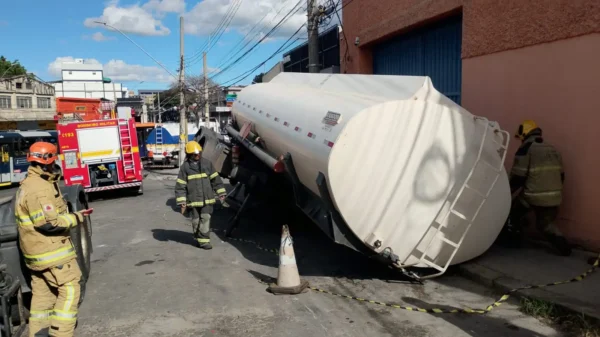 remoção de carreta carregada