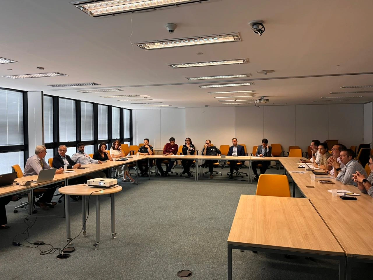 Linha dupla no metrô da Região Metropolitana de Belo Horizonte