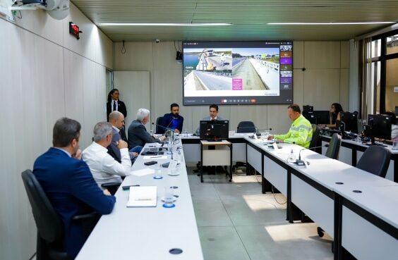 alça de retorno em obras na BR-040