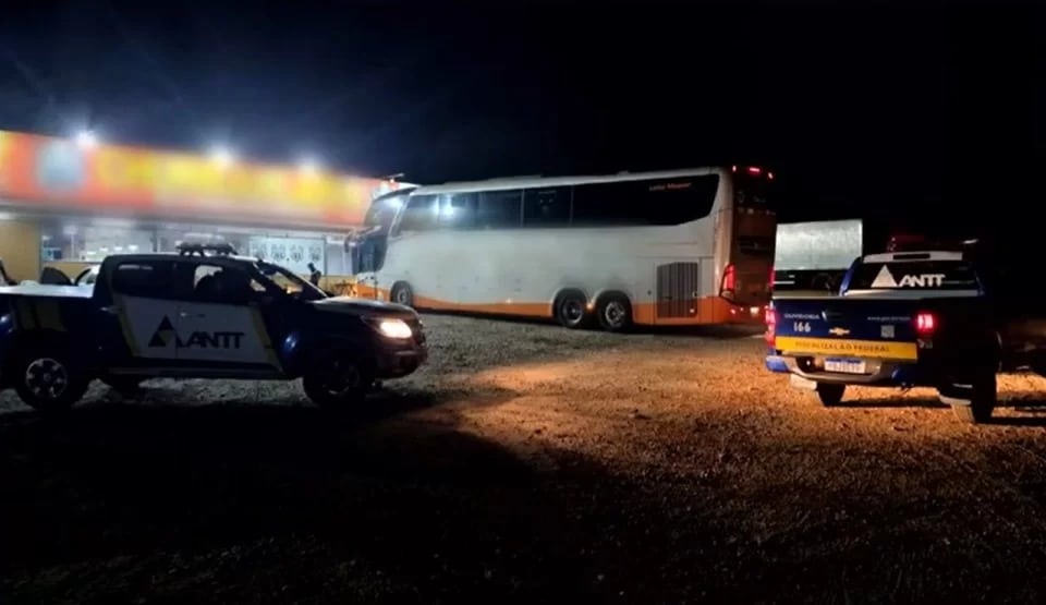 Ônibus clandestino