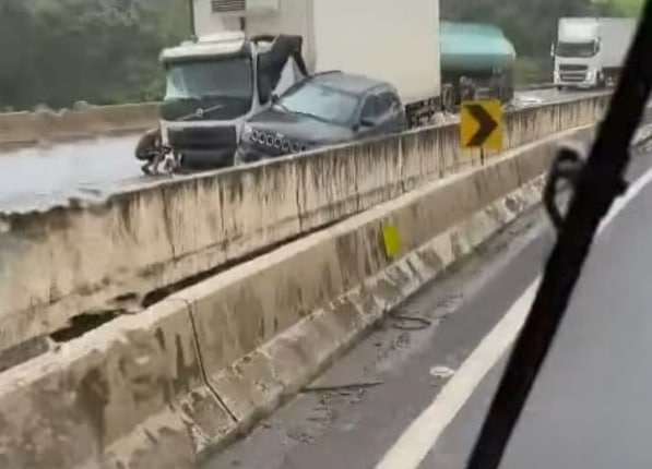 fernão dias acidente extrema